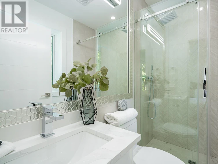 2650 East 25 Avenue, Vancouver, BC, V5R 1H5 - 15