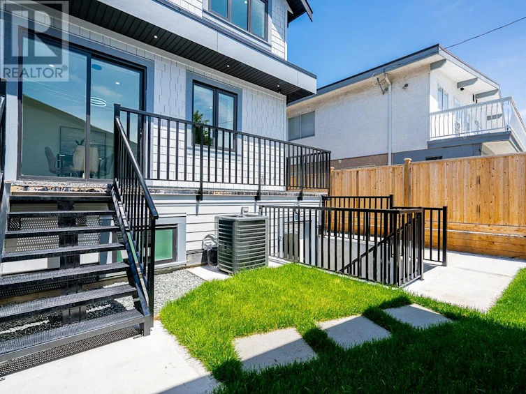 2650 East 25 Avenue, Vancouver, BC, V5R 1H5 - 28