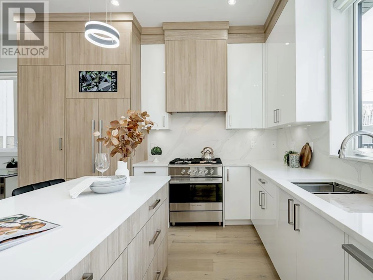 2650 East 25 Avenue, Vancouver, BC, V5R 1H5 - 9