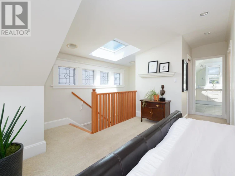 1143 Ridgeway Avenue, North Vancouver, BC, V7L 3R6 - 11