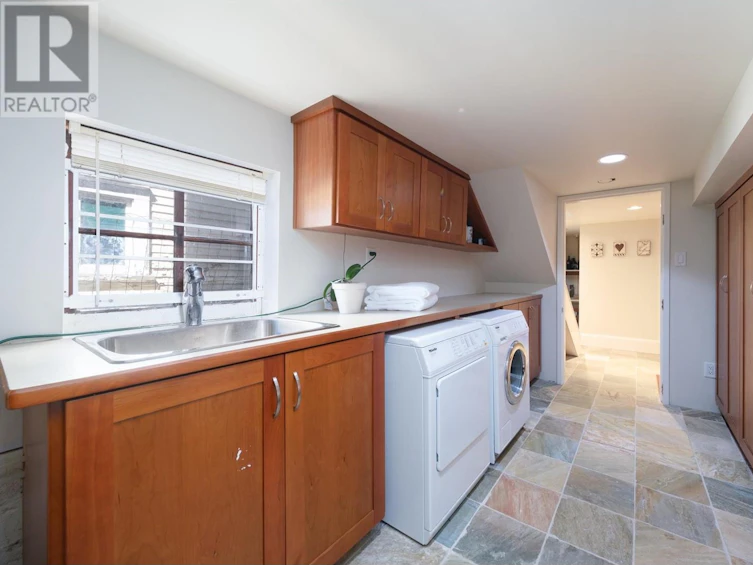 1143 Ridgeway Avenue, North Vancouver, BC, V7L 3R6 - 27