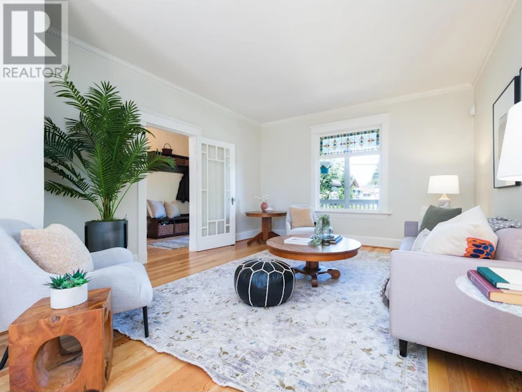 1143 Ridgeway Avenue, North Vancouver, BC, V7L 3R6 - 3