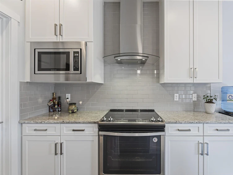 9803 225 Street NW, Edmonton, AB, T5T 7C1 - 9