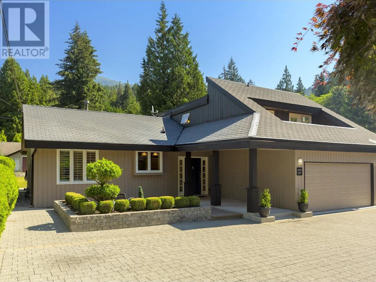 5679 Marine Drive, West Vancouver, BC, V7W 2R7 - 2