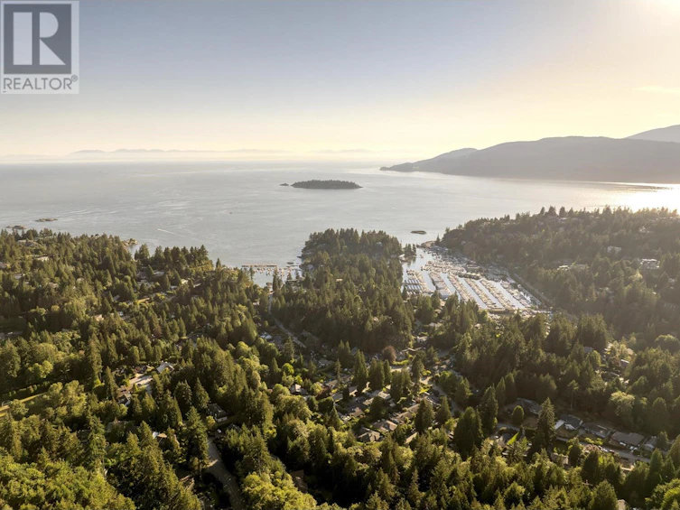 5679 Marine Drive, West Vancouver, BC, V7W 2R7 - 40