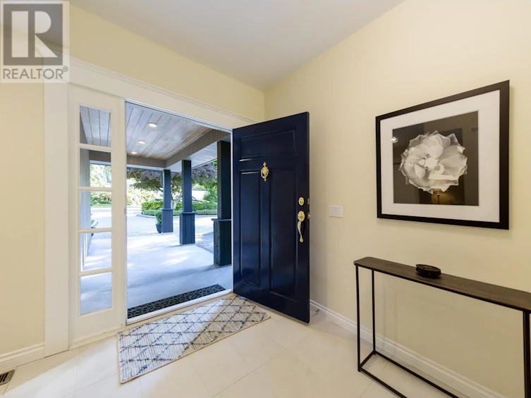 5679 Marine Drive, West Vancouver, BC, V7W 2R7 - 5