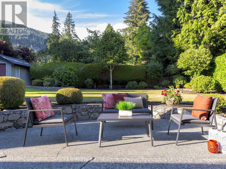 5679 Marine Drive, West Vancouver, BC, V7W 2R7 - 9