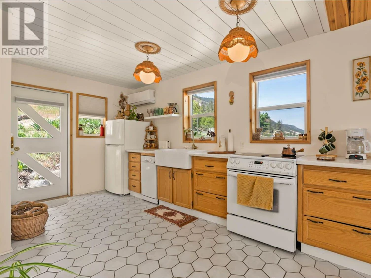 15230 Old Mission Road, Lake Country, BC, V4V 2G5 - 36