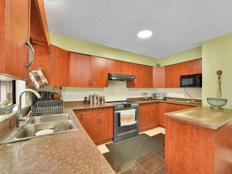 6643 132, Surrey, BC, V3W 4L7 - 6