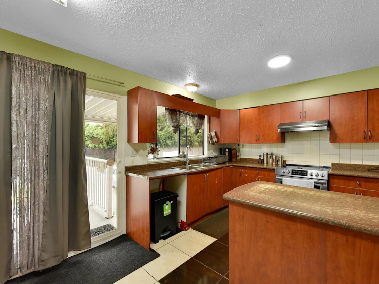 6643 132, Surrey, BC, V3W 4L7 - 7