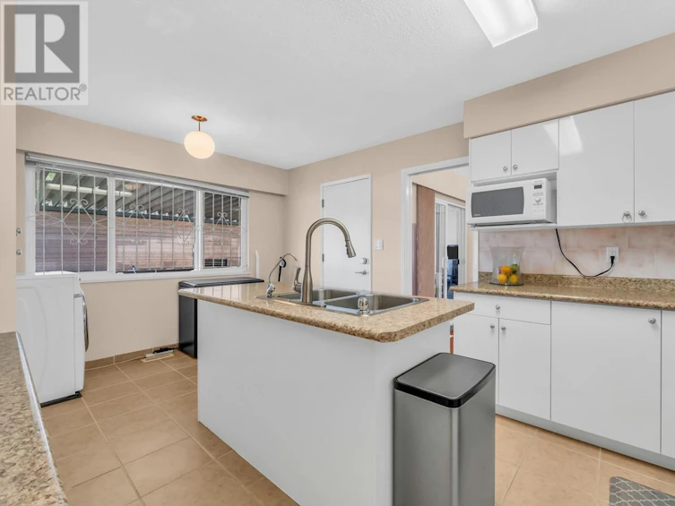 6129 Ross Street, Vancouver, BC, V5W 3L7 - 13
