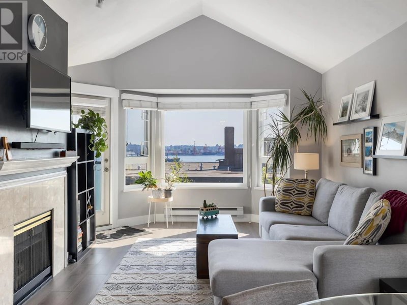 306 - 315 E 3rd Street, North Vancouver BC V7L 1G1