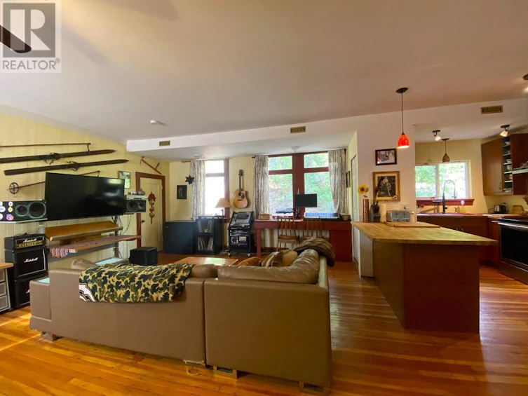 3880 Pioneer Road, Pemberton, BC, V0K 1P0 - 6