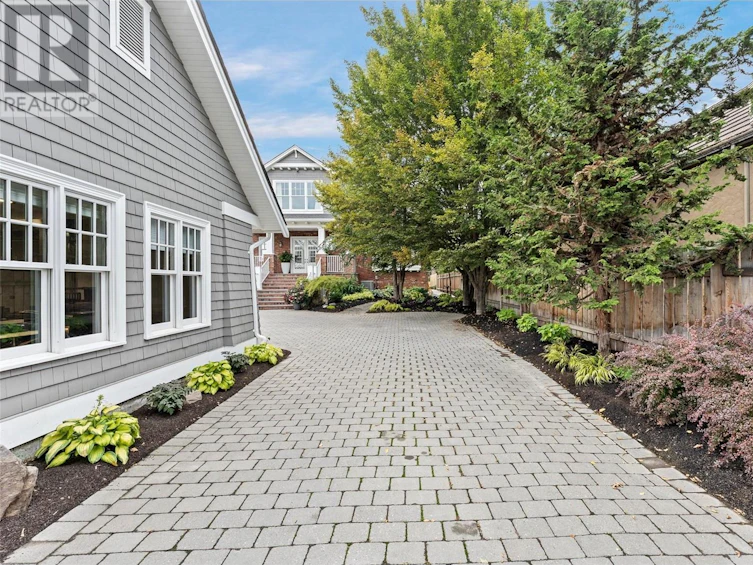 3588 Lakeshore Road, Kelowna, BC, V1W 3L5 - 74