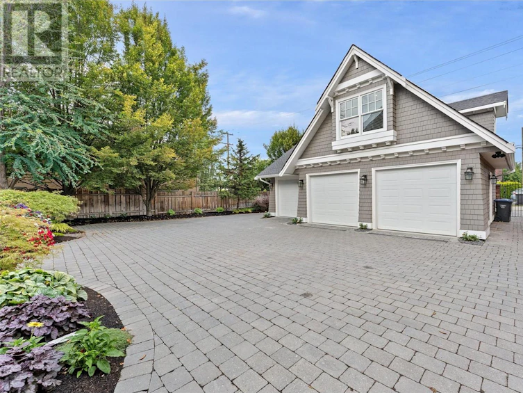 3588 Lakeshore Road, Kelowna, BC, V1W 3L5 - 81