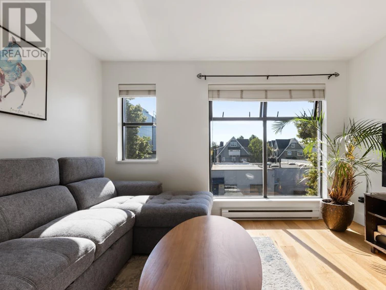 3804 Commercial Street, Vancouver, BC, V5N 4G2 - 2