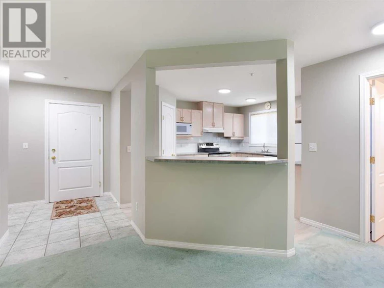 107,-4507 45 Street Southwest, Calgary, AB, T3E 6K7 - 3