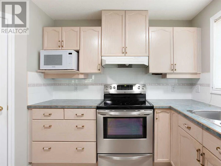 107,-4507 45 Street Southwest, Calgary, AB, T3E 6K7 - 5