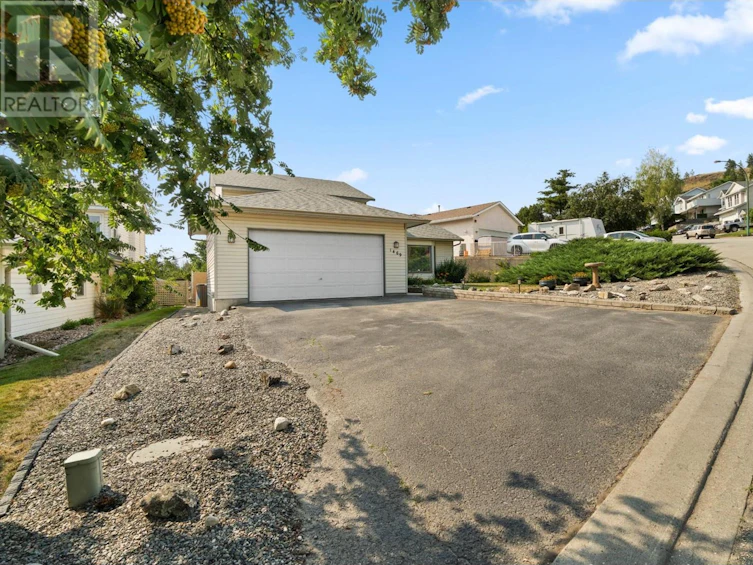 1469 Sunshine Crt Court, Kamloops, BC, V2E 2M3 - 11