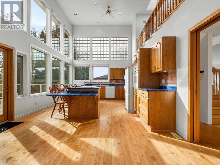 2740 Chesterfield Avenue, North Vancouver, BC, V7N 3M4 - 2