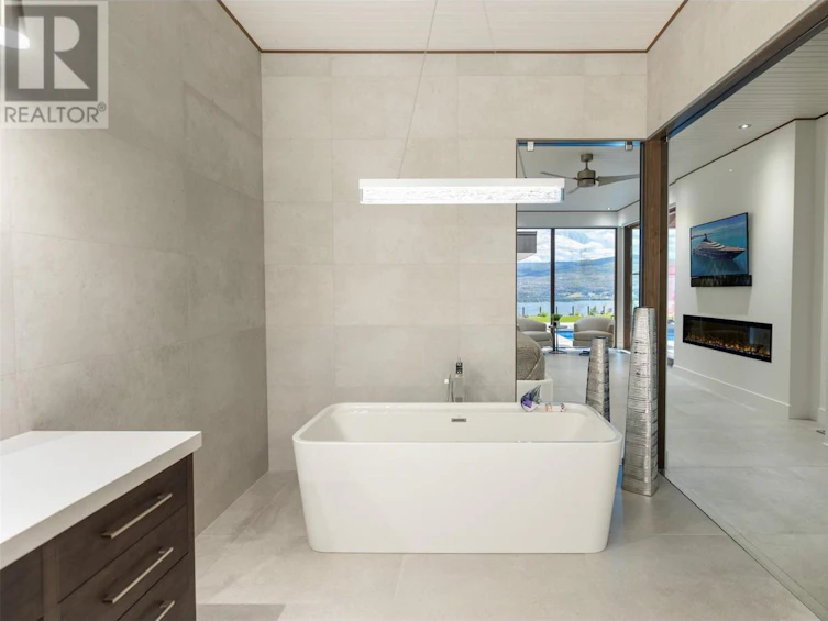 2463 Thacker Drive, West Kelowna, BC, V1Z 1V9 - 42