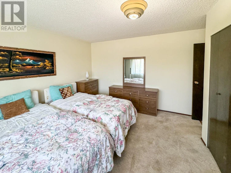 10001 87th Street, Osoyoos, BC, V0H 1V2 - 10