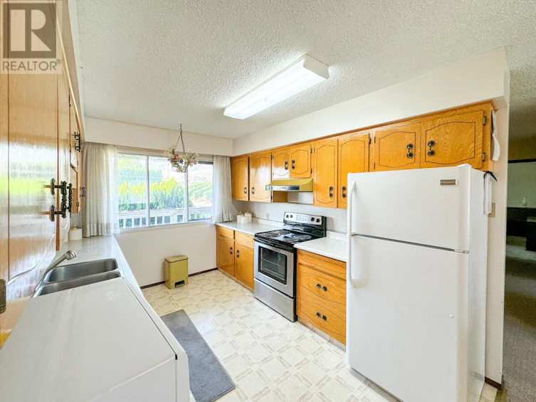 10001 87th Street, Osoyoos, BC, V0H 1V2 - 7