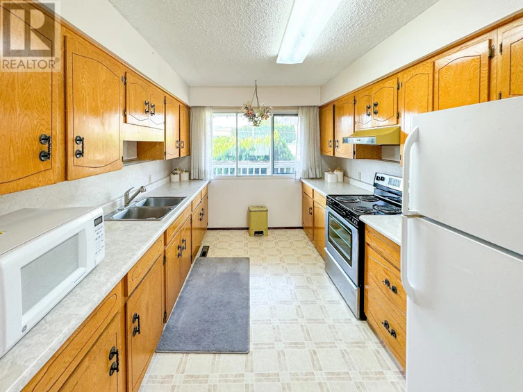 10001 87th Street, Osoyoos, BC, V0H 1V2 - 8