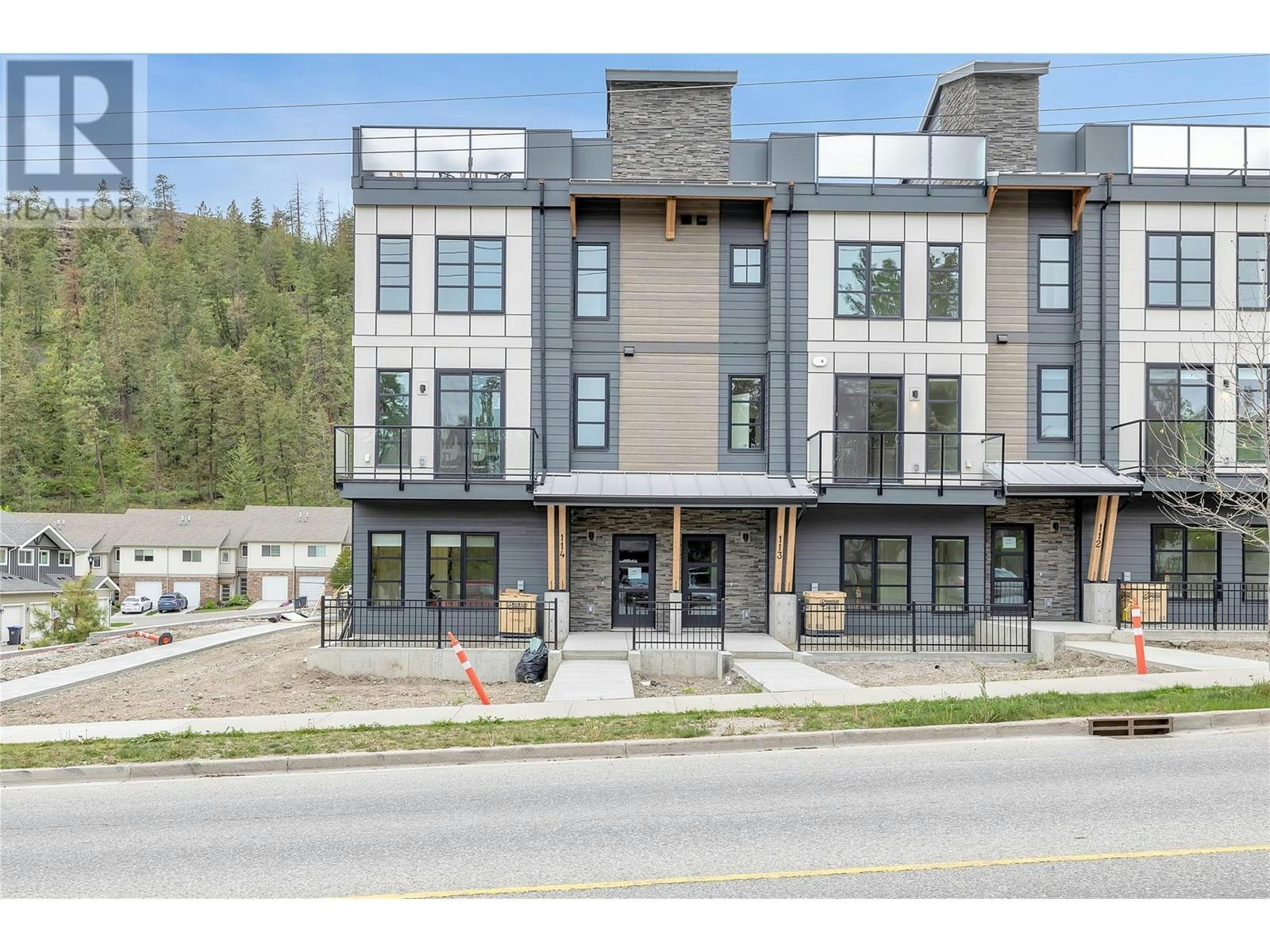 112-1455 Cara Glen Court, Kelowna, BC, V1V 2J1