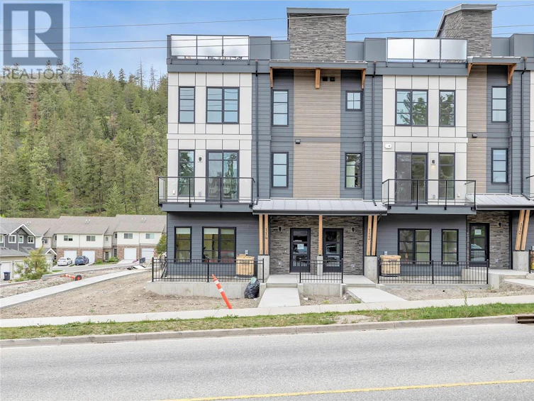 112-1455 Cara Glen Court, Kelowna, BC, V1V 2J1