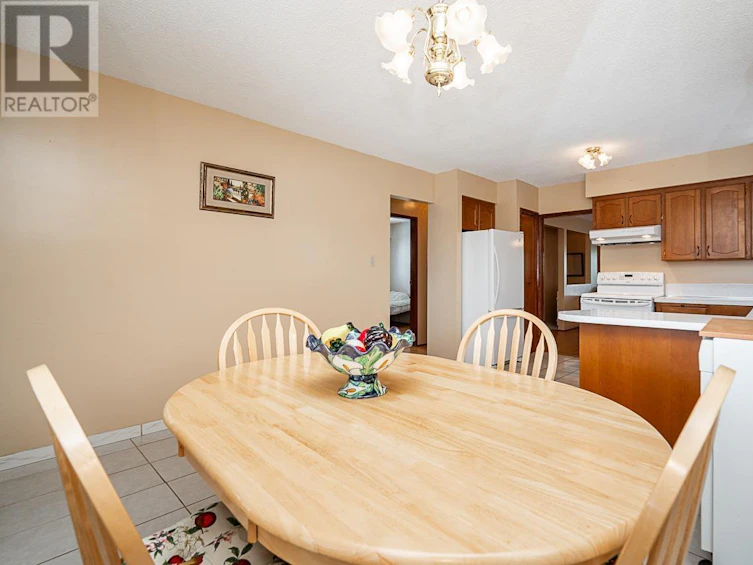 2476 East 29th Avenue, Vancouver, BC, V5R 1T9 - 10
