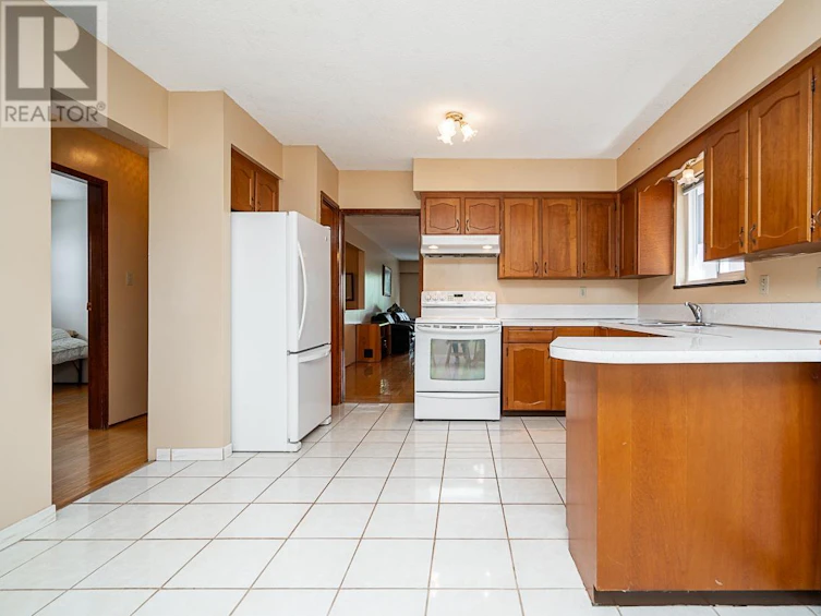 2476 East 29th Avenue, Vancouver, BC, V5R 1T9 - 12