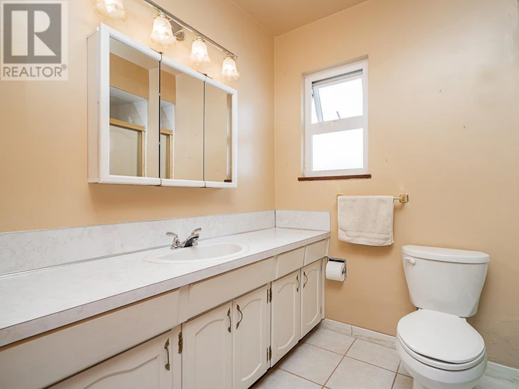 2476 East 29th Avenue, Vancouver, BC, V5R 1T9 - 18