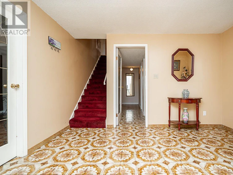 2476 East 29th Avenue, Vancouver, BC, V5R 1T9 - 21