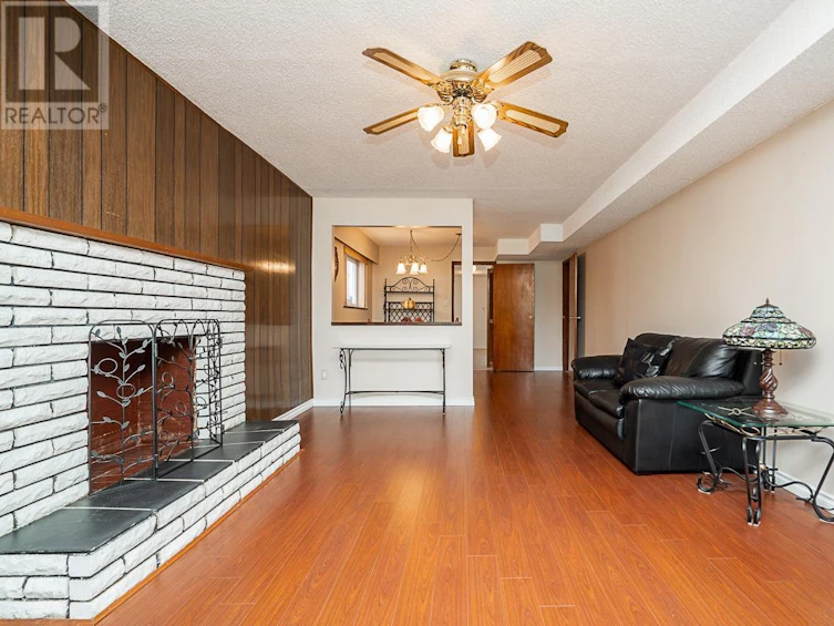 2476 East 29th Avenue, Vancouver, BC, V5R 1T9 - 24
