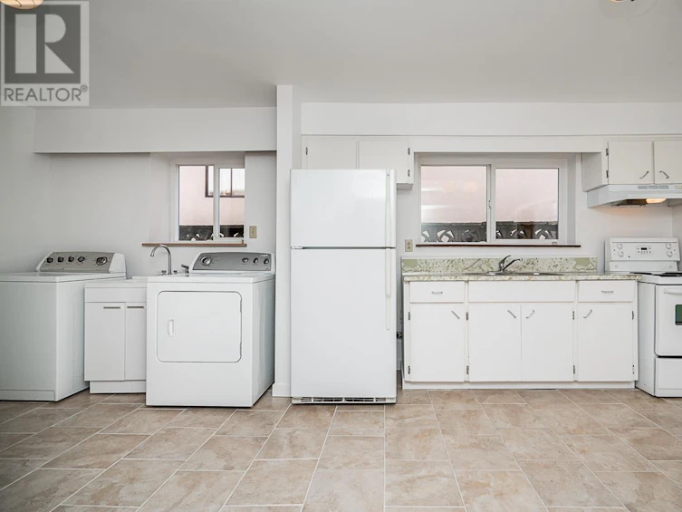 2476 East 29th Avenue, Vancouver, BC, V5R 1T9 - 26