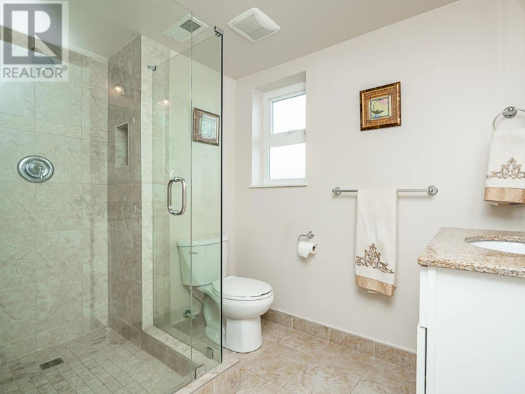 2476 East 29th Avenue, Vancouver, BC, V5R 1T9 - 29