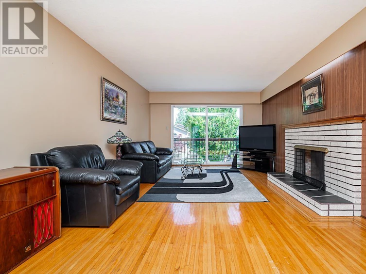 2476 East 29th Avenue, Vancouver, BC, V5R 1T9 - 4