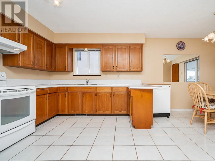 2476 East 29th Avenue, Vancouver, BC, V5R 1T9 - 8