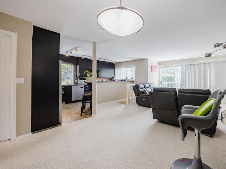 1&2-45821 Thomas Road, Chilliwack, BC, V2R 4C7 - 7