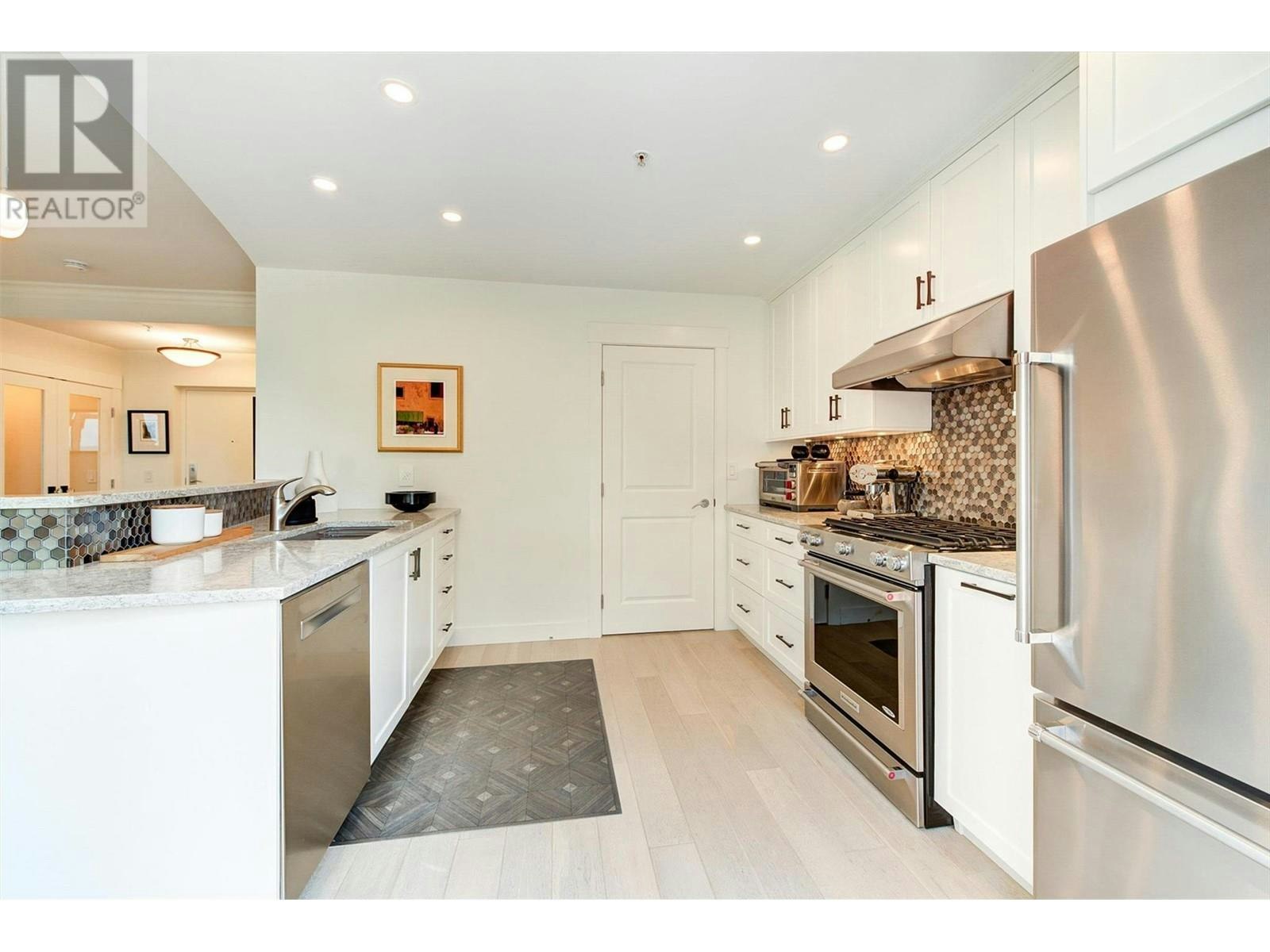 112-2901 Abbott Street, Kelowna, BC, V1Y 1G7 - 21