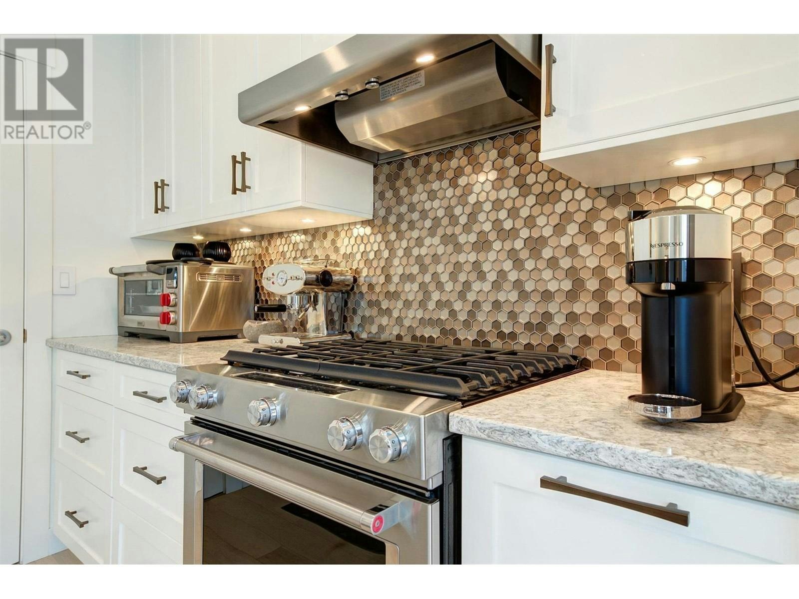 112-2901 Abbott Street, Kelowna, BC, V1Y 1G7 - 23