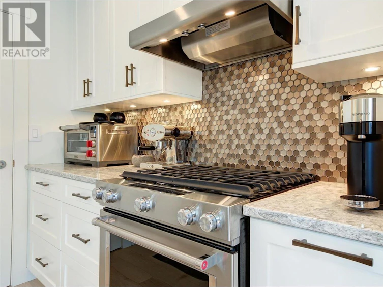 112-2901 Abbott Street, Kelowna, BC, V1Y 1G7 - 23