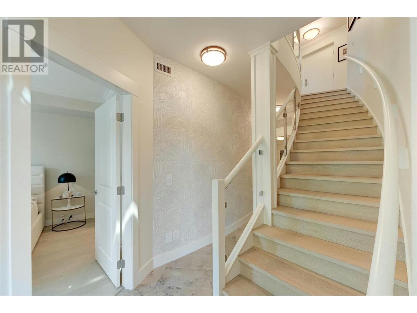112-2901 Abbott Street, Kelowna, BC, V1Y 1G7 - 3