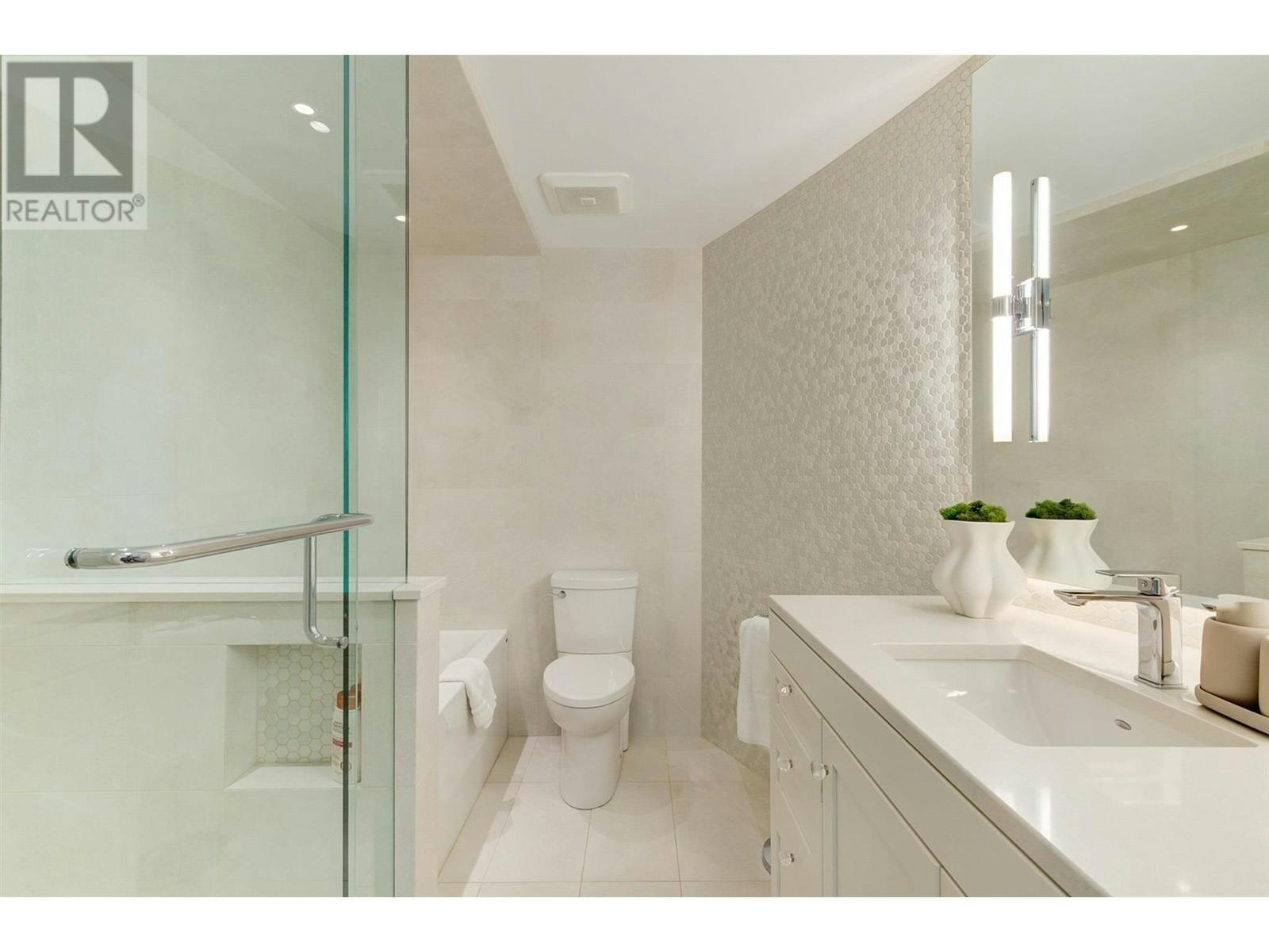 112-2901 Abbott Street, Kelowna, BC, V1Y 1G7 - 40