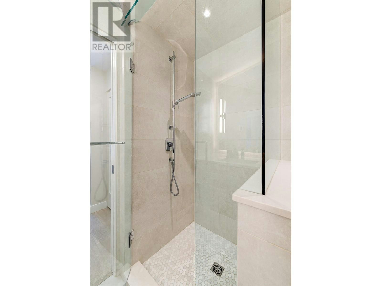 112-2901 Abbott Street, Kelowna, BC, V1Y 1G7 - 42