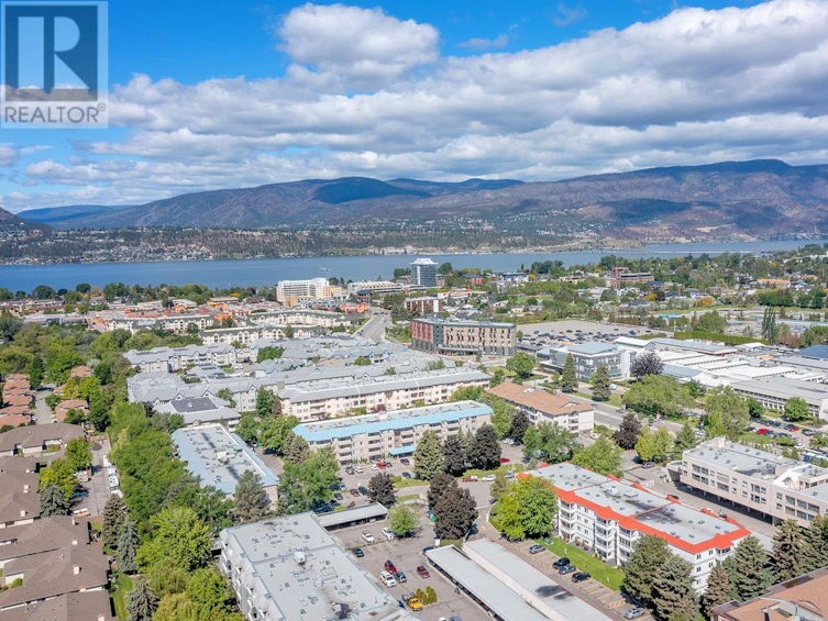 302-3160 De Montreuil Court, Kelowna, BC, V1W 3W3 - 2