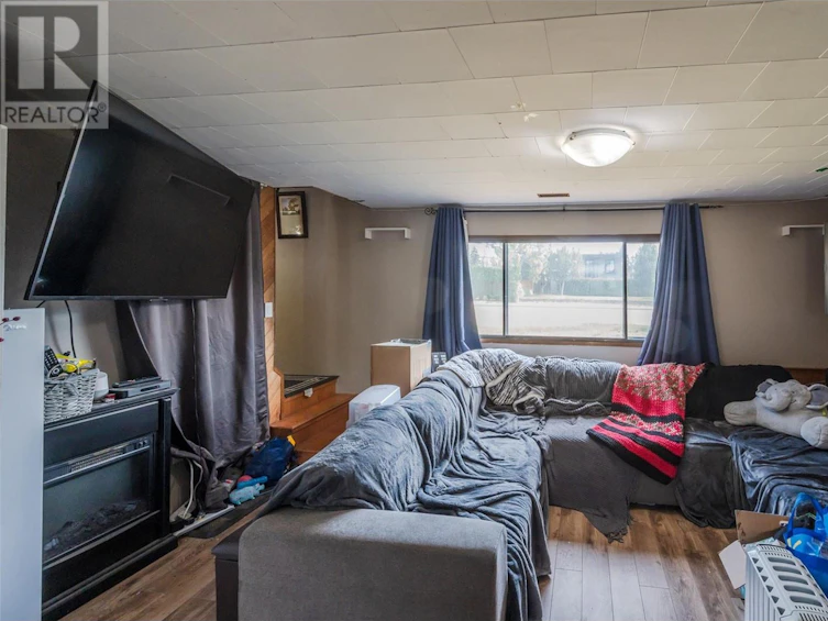 119 Yorkton Avenue, Penticton, BC, V2A 3V3 - 3