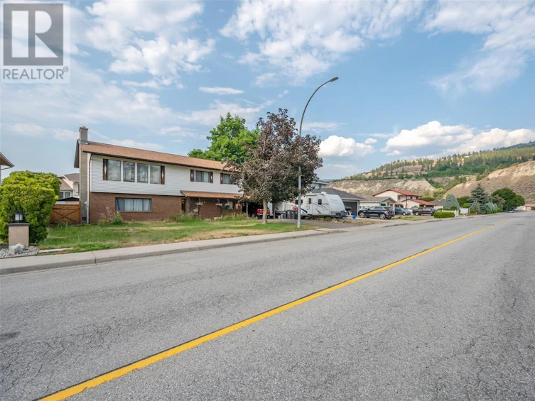 119 Yorkton Avenue, Penticton, BC, V2A 3V3 - 40