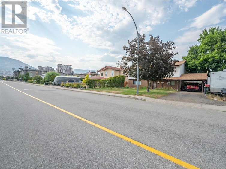 119 Yorkton Avenue, Penticton, BC, V2A 3V3 - 43